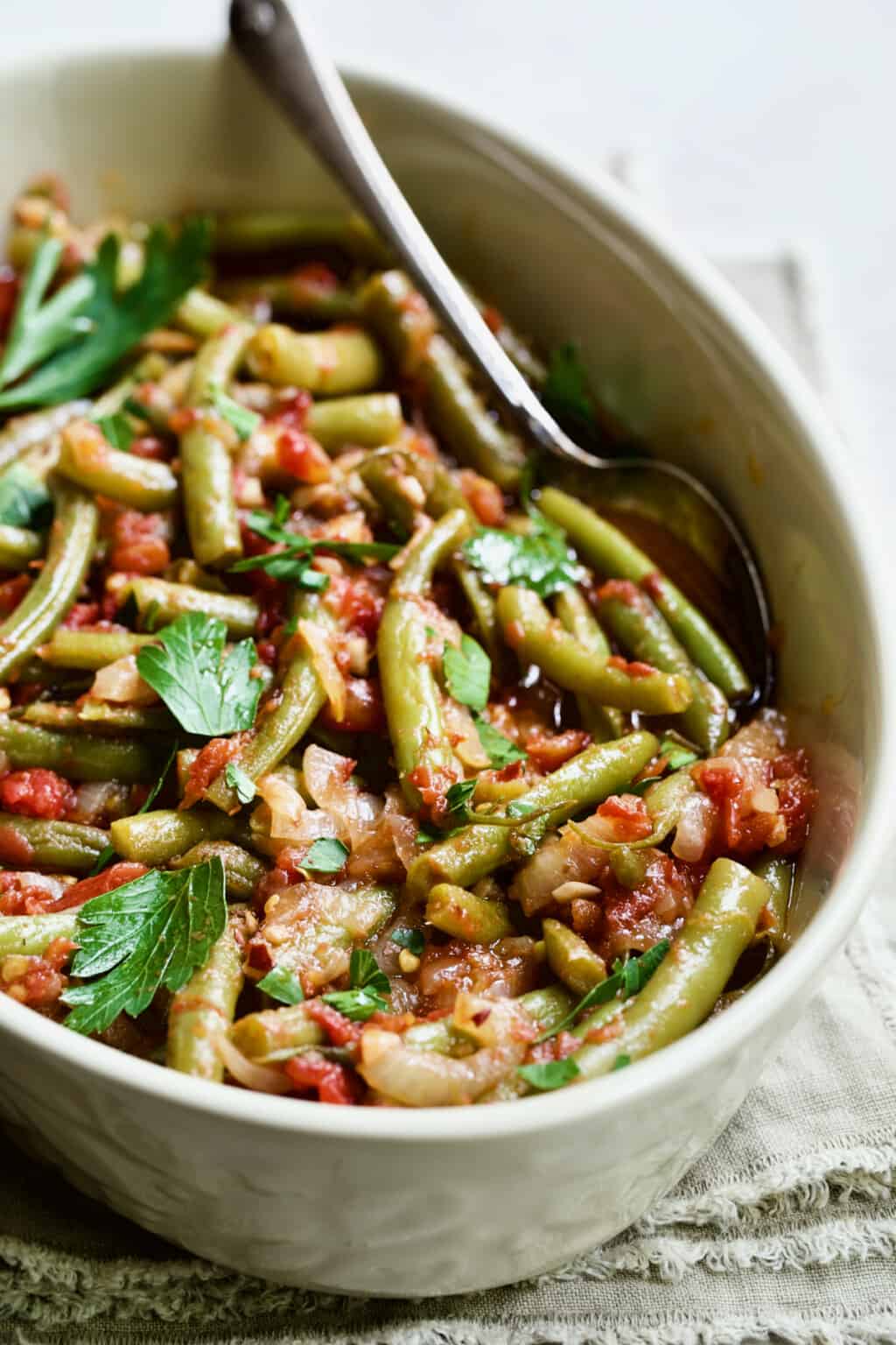 Mediterranean Braised Green Beans with Tomatoes Recipe