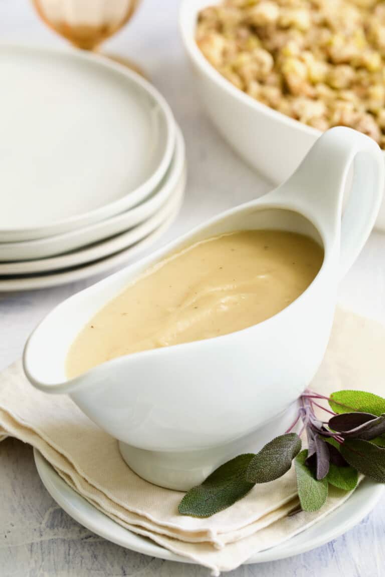 How to Make Gravy Without Drippings Chicken, Turkey or Beef!